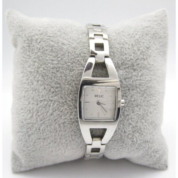Women Relic Quartz WR Analog 17mm Tank Watch (H873) "New Battery" ZR33543 - Picture 1 of 10